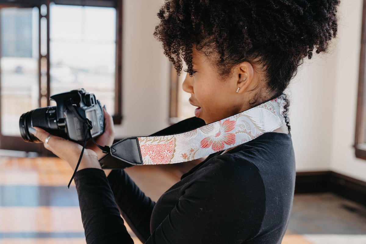 Tropical Sky Camera Strap for Canon and Nikon -White Pink Floral strap For DSLR camera