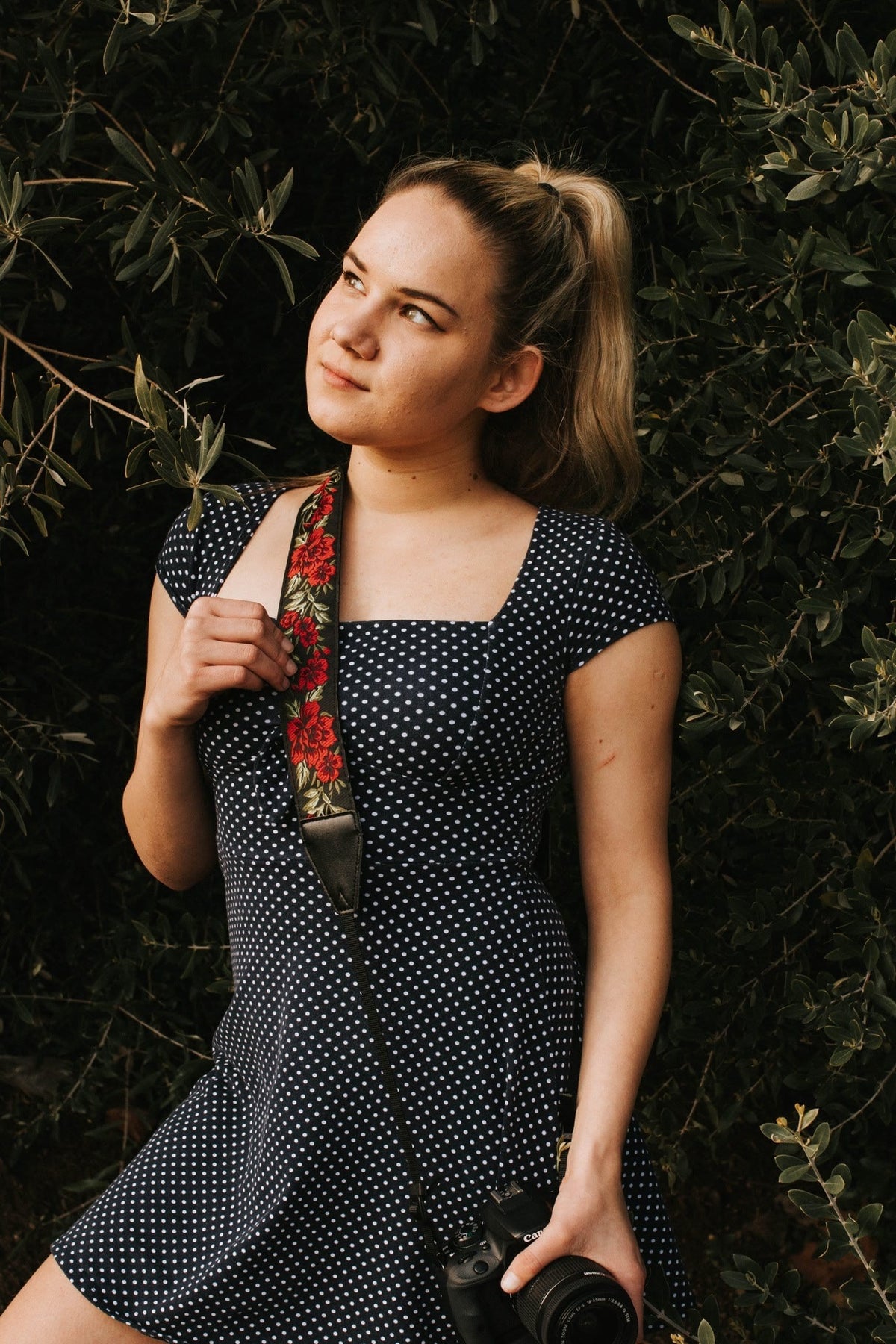 Red Roses Camera Strap - Art Tributes